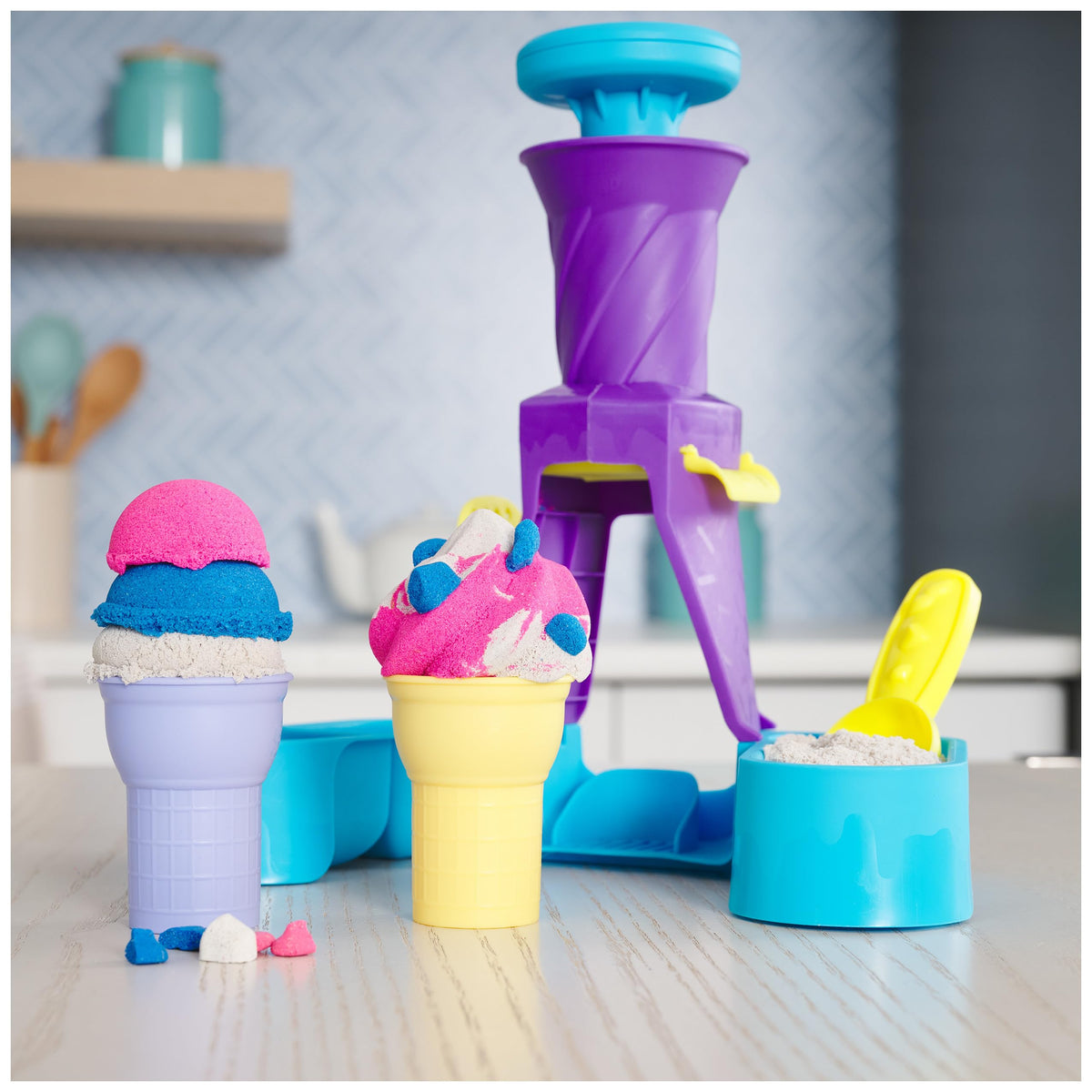 Swirl & Serve Kinetic Sand Station